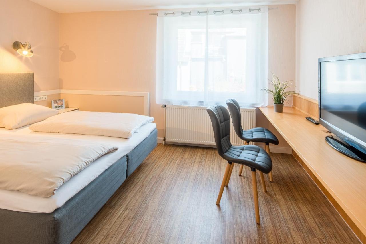 Schaefers Hotel, Self-Check-In, Cafe Und Baecker Am Hotel Фехта Экстерьер фото